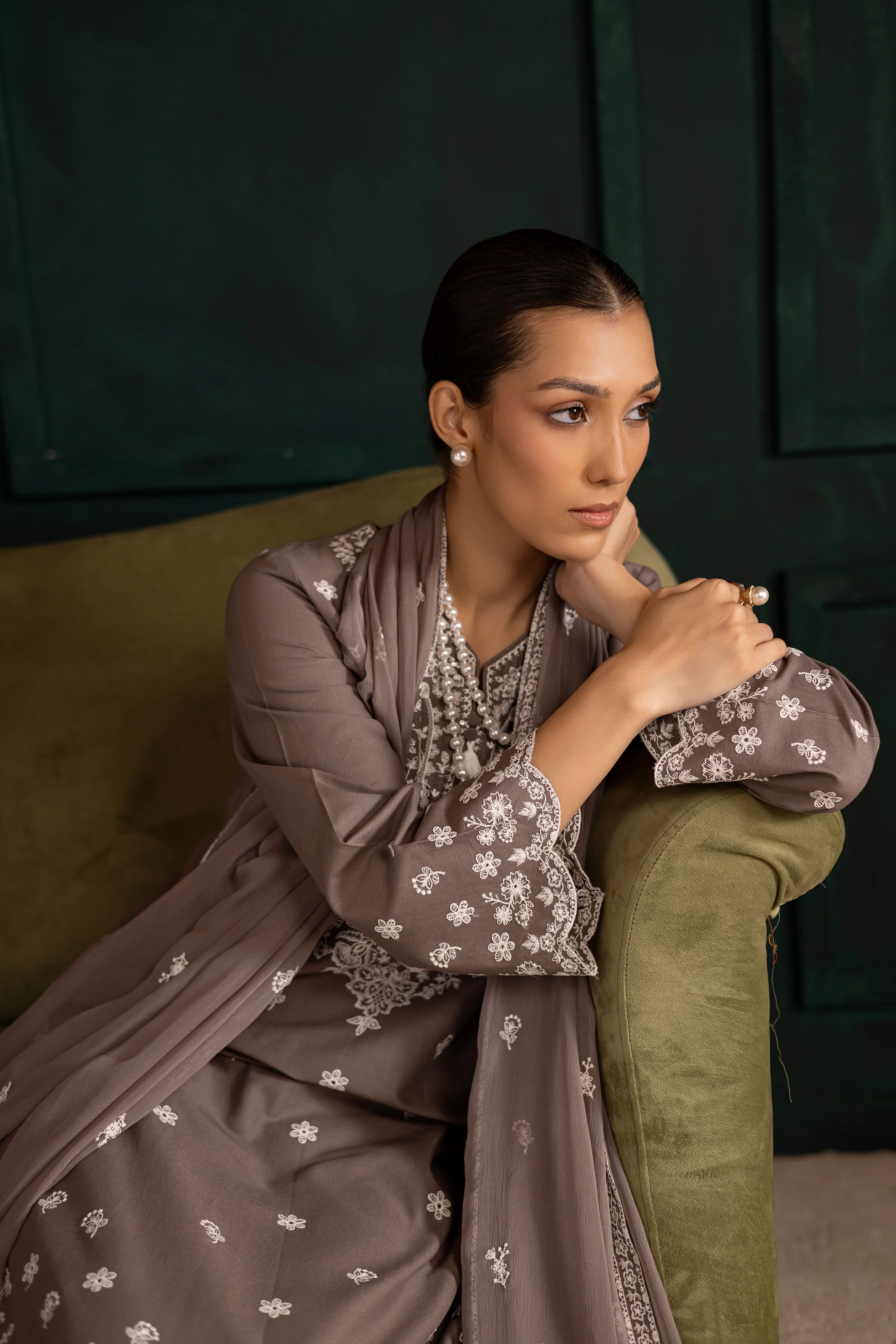 Grey 3Pc - Embroidered Khaddar Dress - Image 2